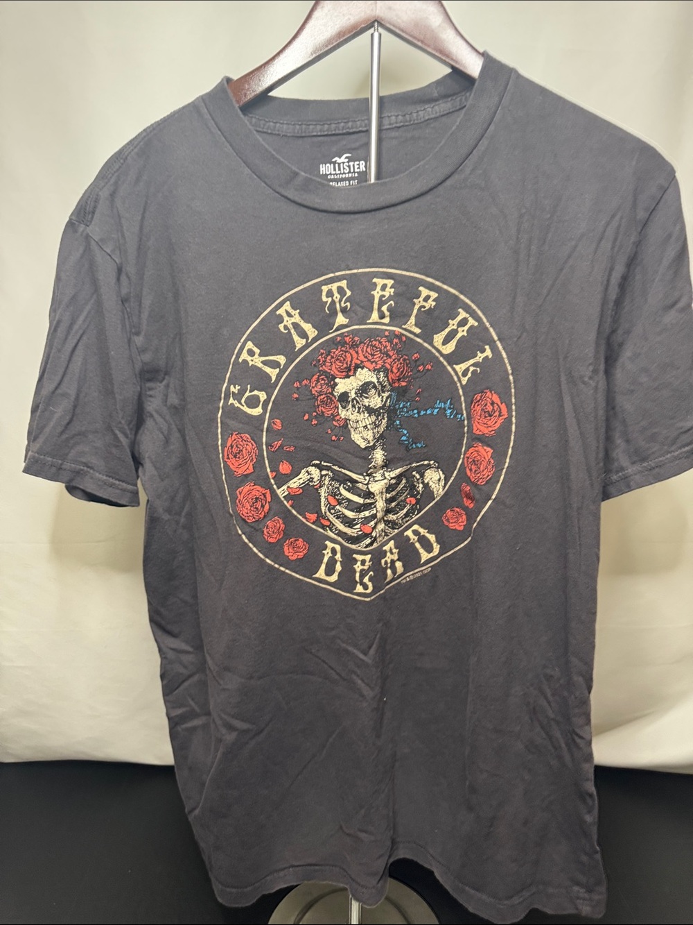 Hollister Black Grateful Dead Skeleton & Roses Graphic Tee medium